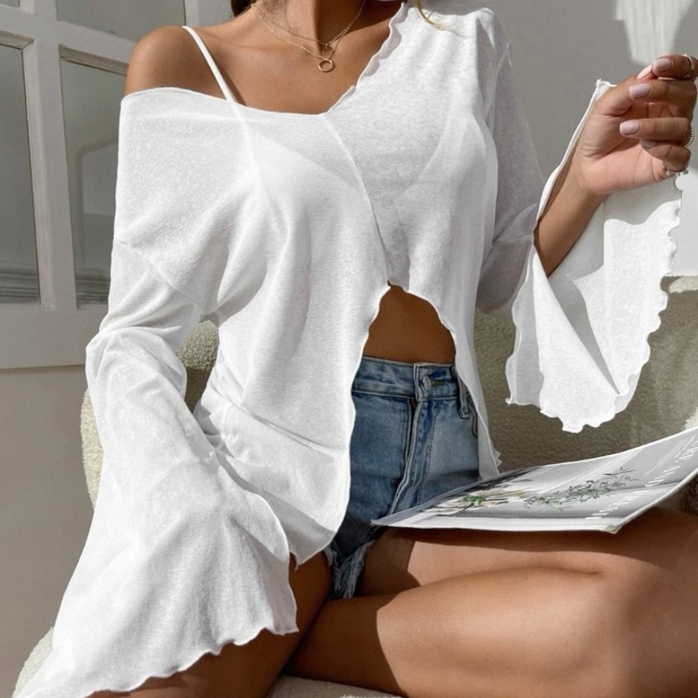 Split Trumpet Sleeve Lettuce Trim Top without Bra